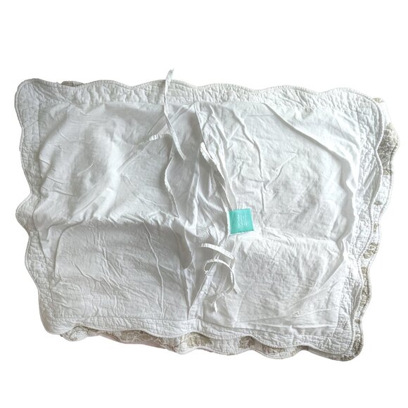 The Global Collection Quilted Floral Pillow Shams Scalloped Trim White Beige - Picture 6 of 8